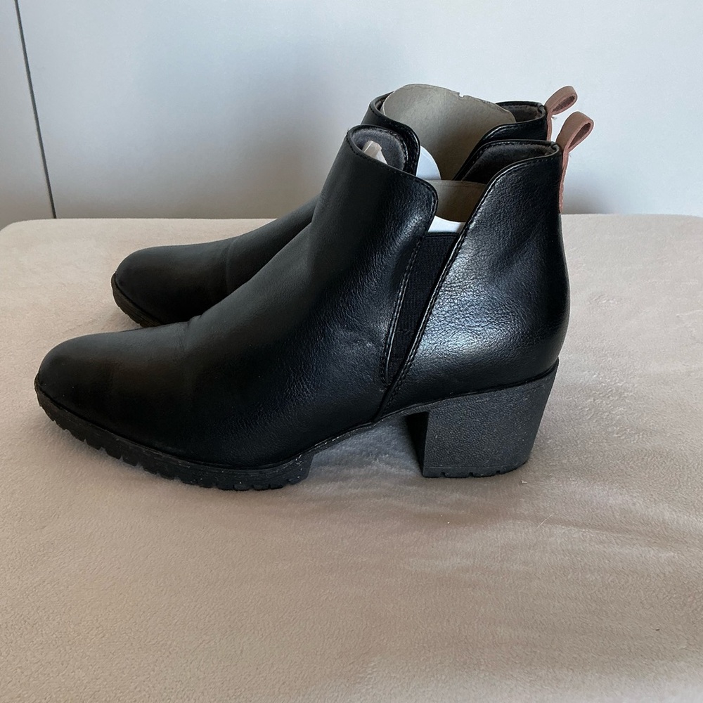 Pre-loved Dr. Scholl’s Women's London Block Heel Bootie in Black